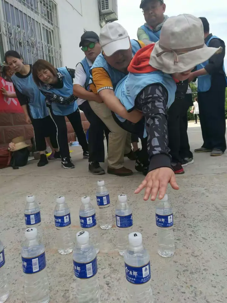 教练团队内部矛盾曝光引发公众关注 教练团队内部矛盾曝光引发公众关注