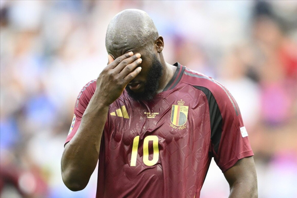 曼联客场大胜南安普顿，卢卡库梅开二度，曼联继续保持不败的简单介绍