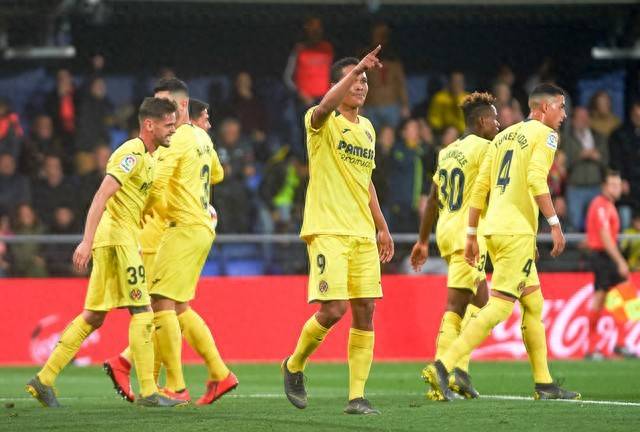 包含比利亚雷亚尔遭遇不利，积分榜下滑愈发明显的词条