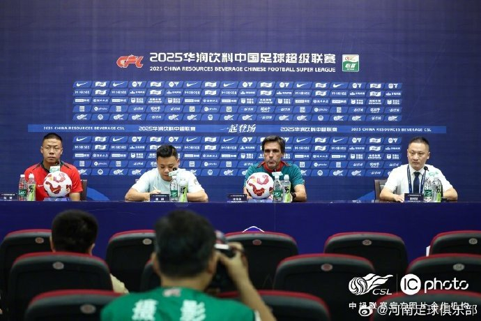 人球员表现抢眼,全队士气高涨的简单介绍 人球员表现抢眼,全队士气高涨的简单介绍