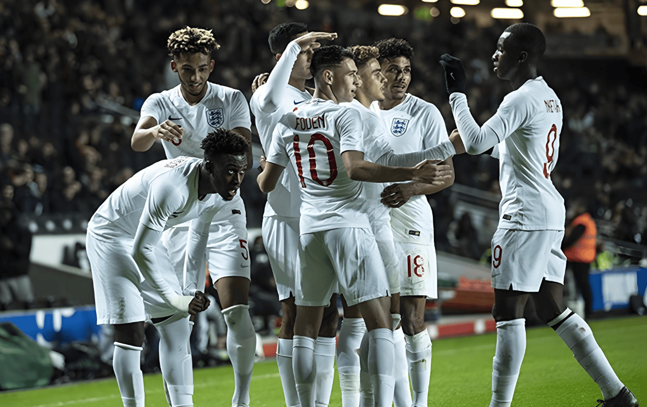 捷克队迎战苏格兰队，争夺胜利的机会