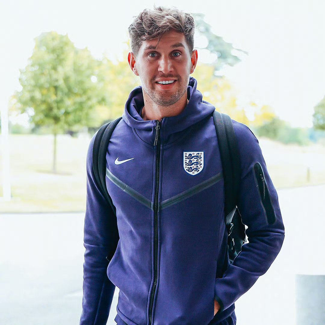 包含英格兰国家队以惊人表现晋级，实力备受赞誉的词条