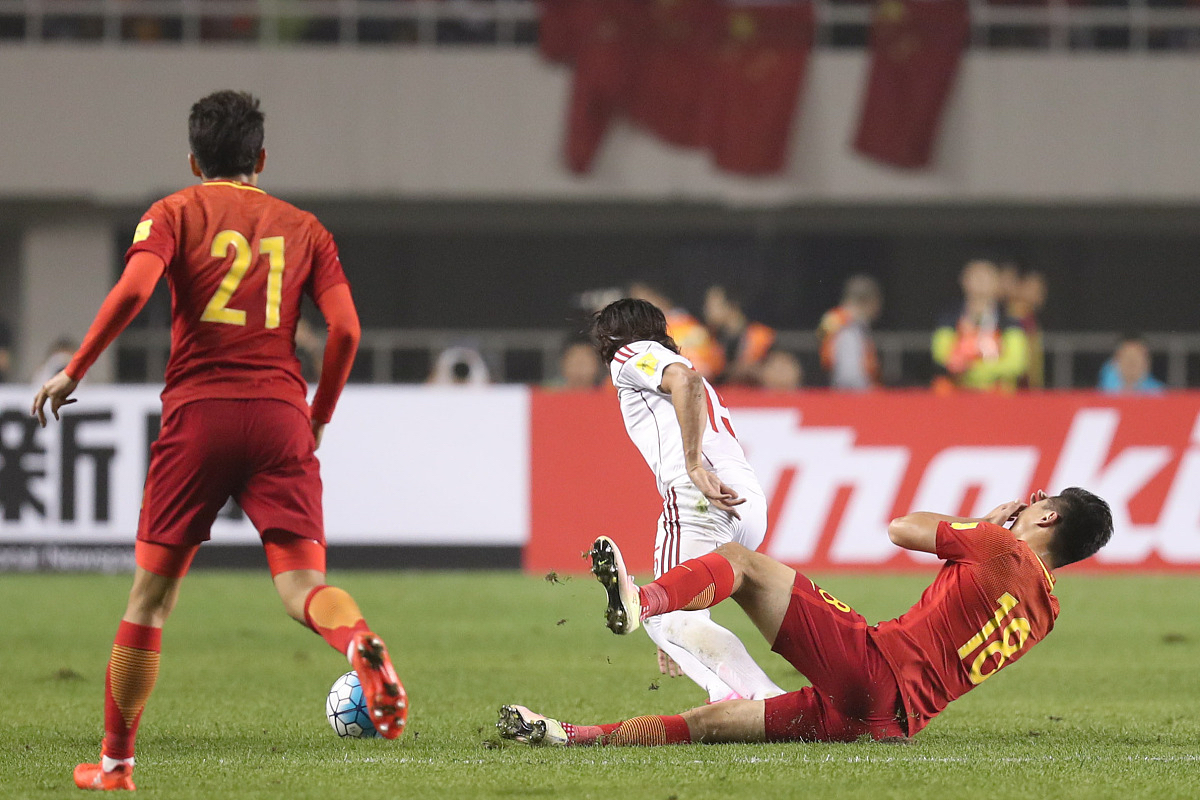 世界杯预选赛中一场激动人心的比赛，进球纷纷