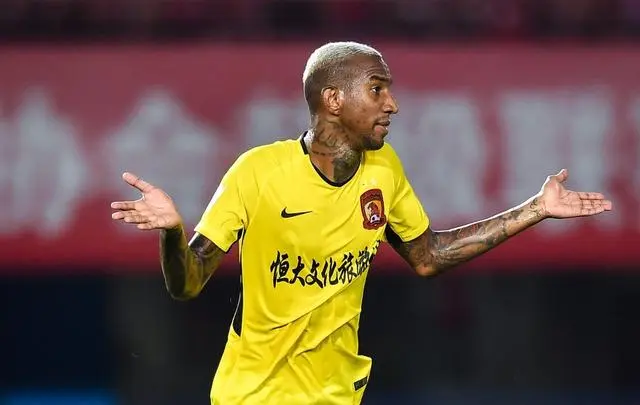 广州恒大客场大胜，继续保持不败纪录，领跑中超积分榜的简单介绍