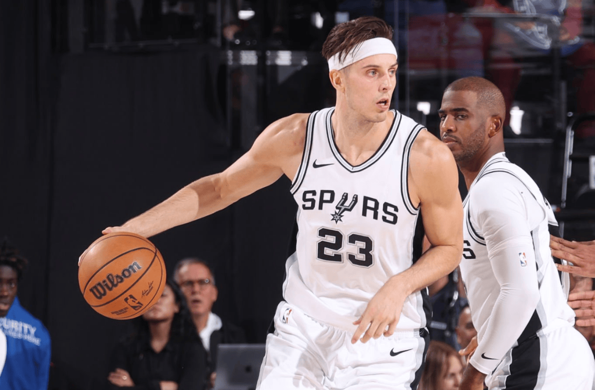 马刺中锋受伤无缘比赛，球队深感挫折的简单介绍