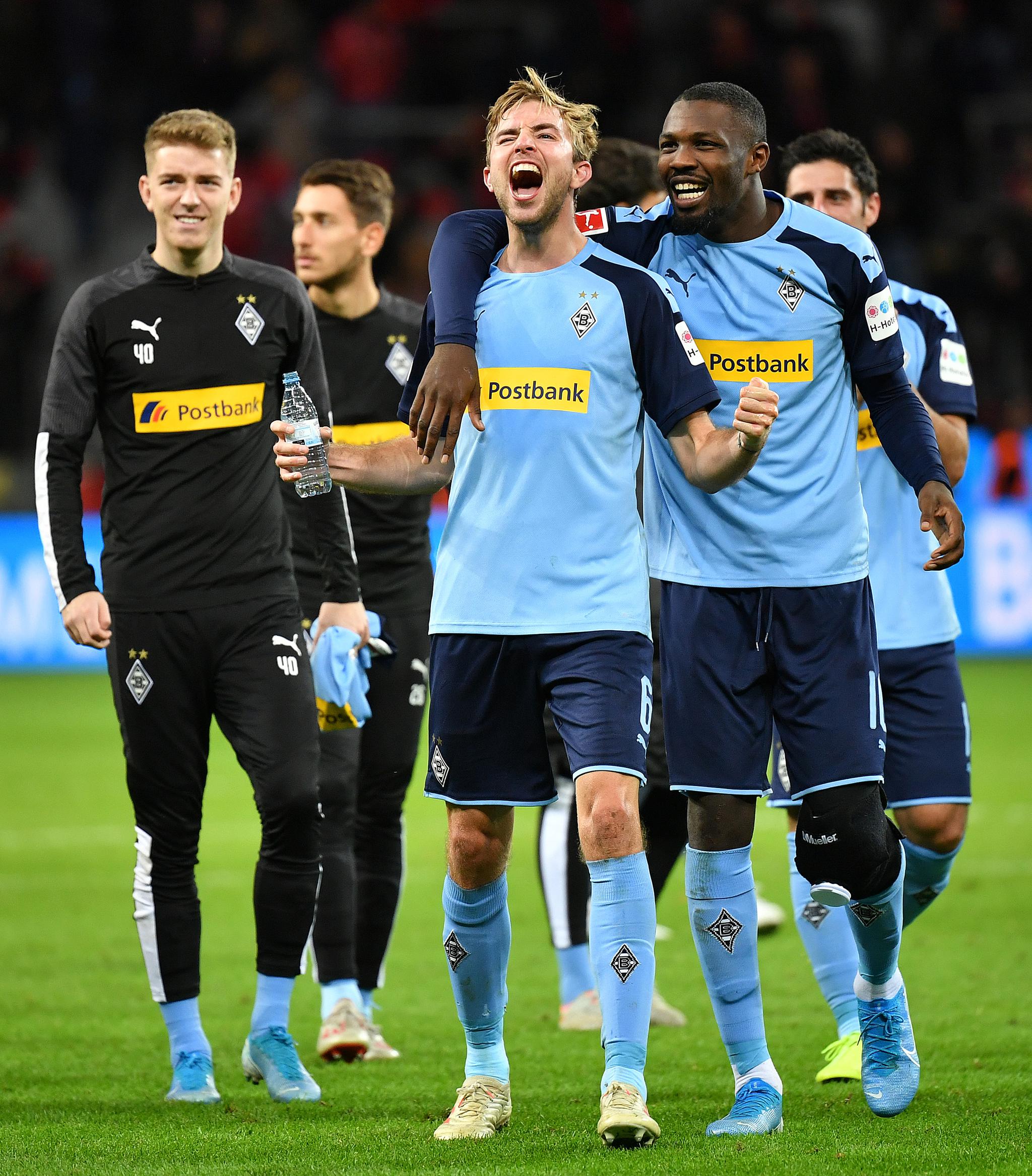 门兴格拉德巴赫队主场不敌，接连失分的简单介绍