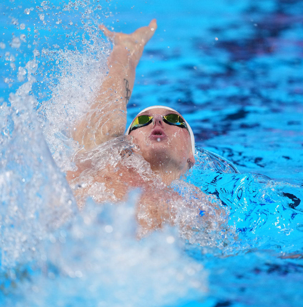 匈牙利选手在游泳项目中横空出世，夺冠