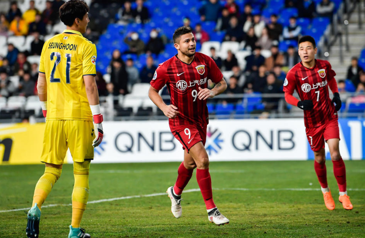 包含日本羽毛球队险胜马来西亚羽毛球队，马琳打破历史纪录的词条