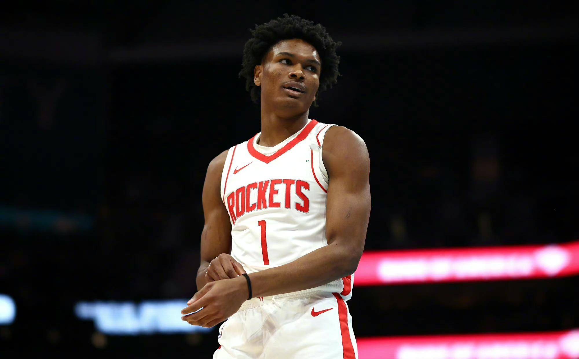 火箭大胜猛龙，西部半决赛取得关键一胜