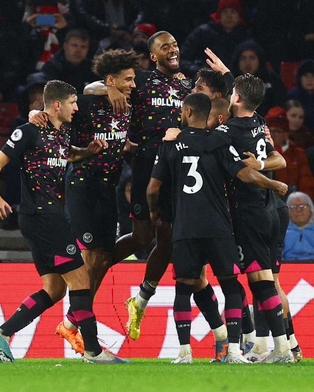 南安普顿主场失利，英布遭遇暴力干扰缩减参与的简单介绍