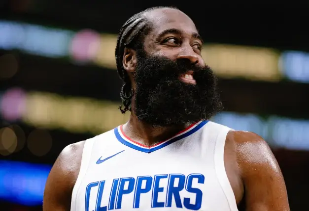 湖人轻取尼克斯，浓眉统治全场